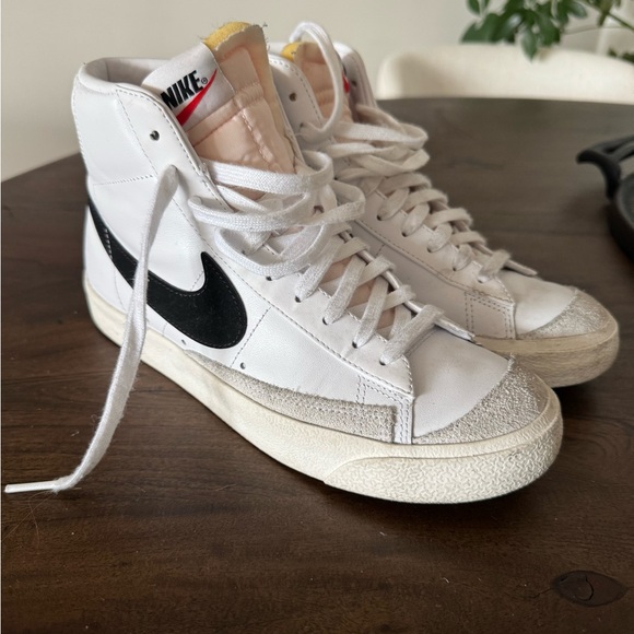 Nike Women’s Blazer Mid 77 - Picture 1 of 8